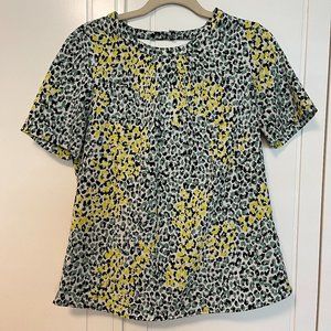 BANANA REPUBLIC LEOPARD SHIRT W BACK DETAIL SIZE SMALL